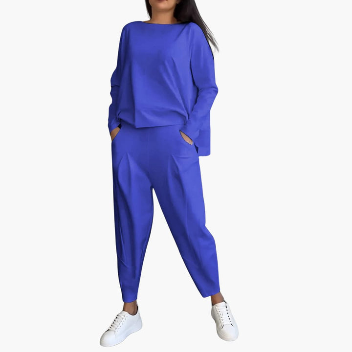 Angelica | Comfortable two-piece set with round neck