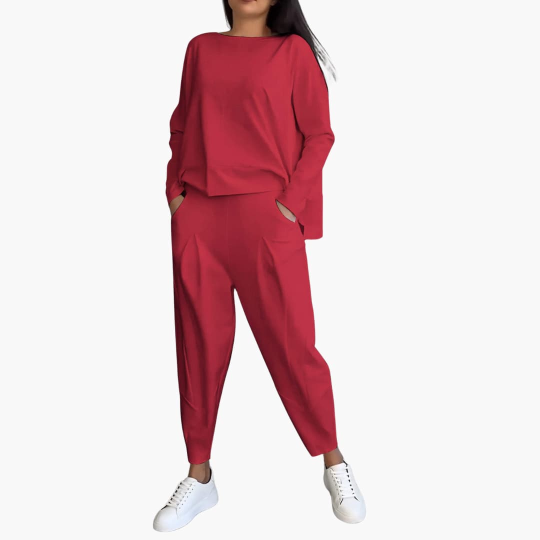 Angelica | Comfortable two-piece set with round neck