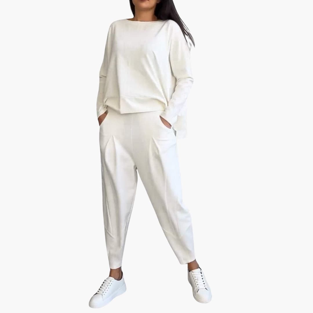 Angelica | Comfortable two-piece set with round neck