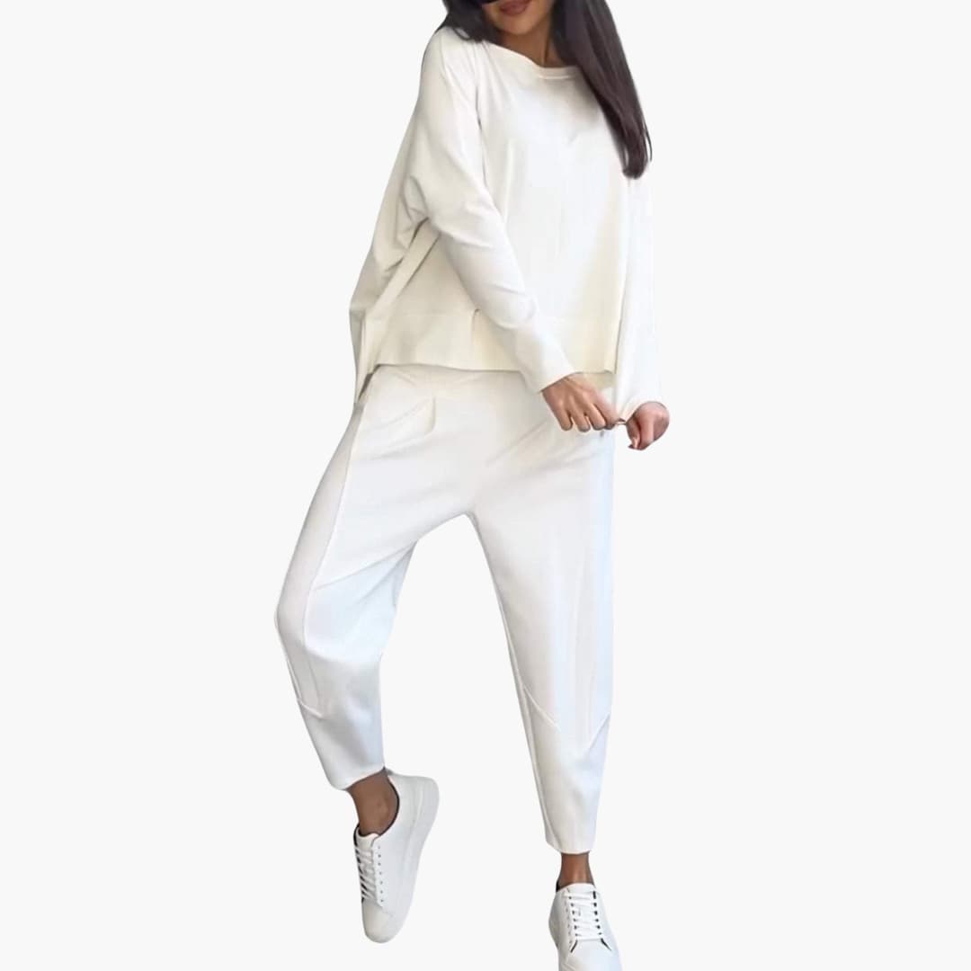 Angelica | Comfortable two-piece set with round neck