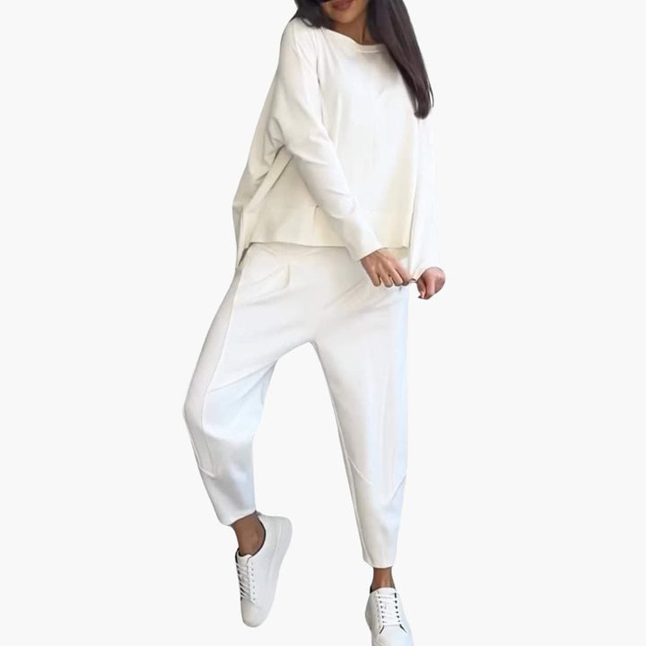 Angelica | Comfortable two-piece set with round neck