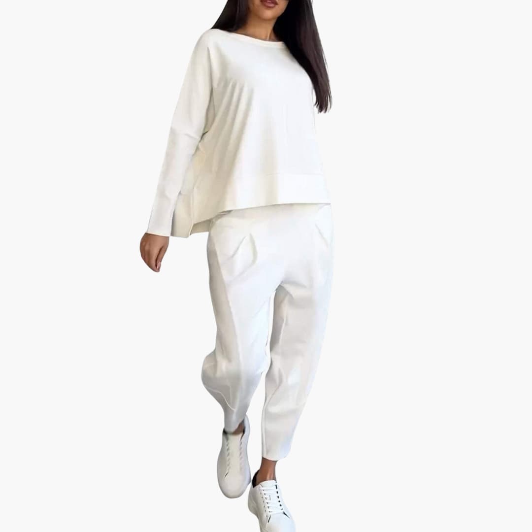 Angelica | Comfortable two-piece set with round neck