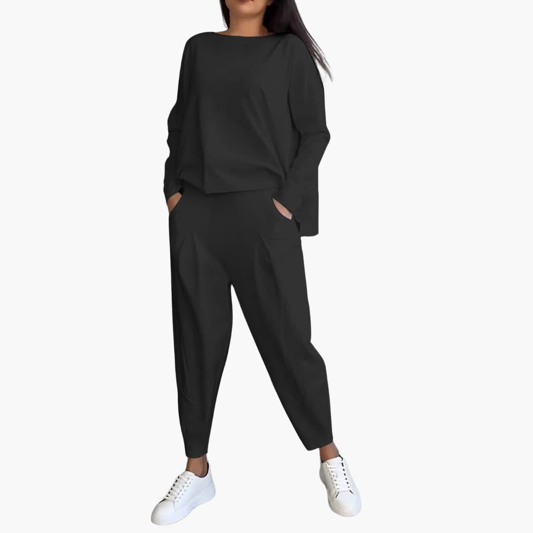 Angelica | Comfortable two-piece set with round neck
