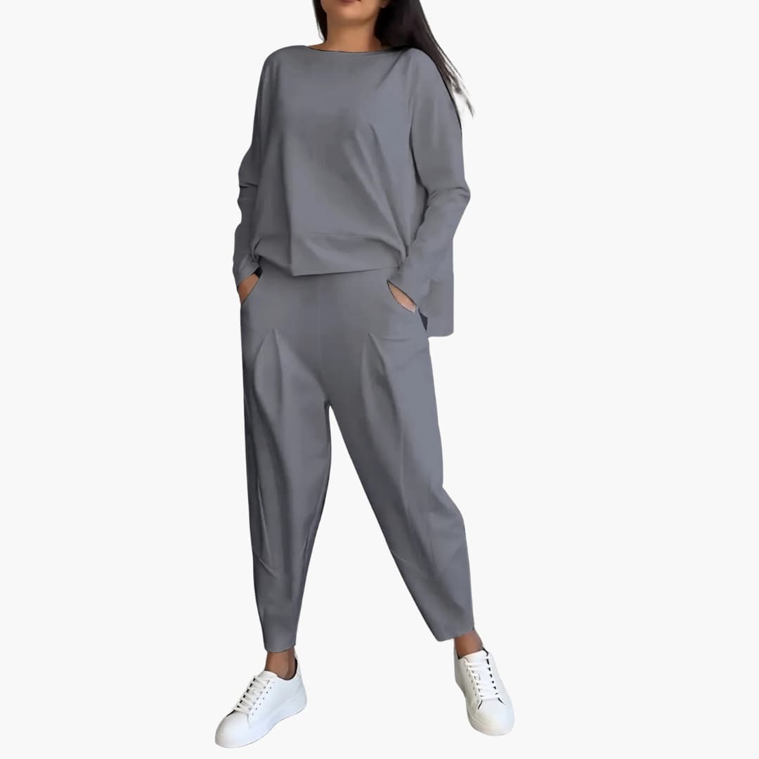 Angelica | Comfortable two-piece set with round neck