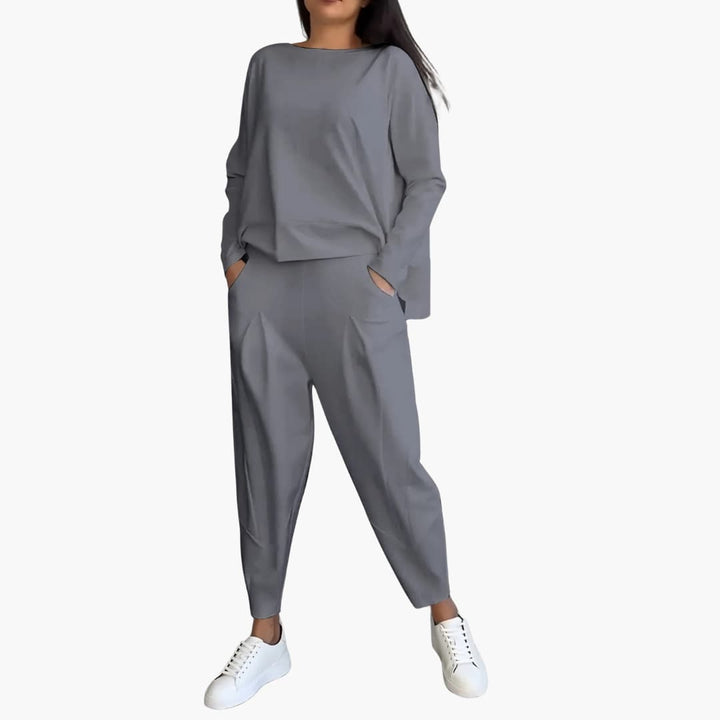 Angelica | Comfortable two-piece set with round neck