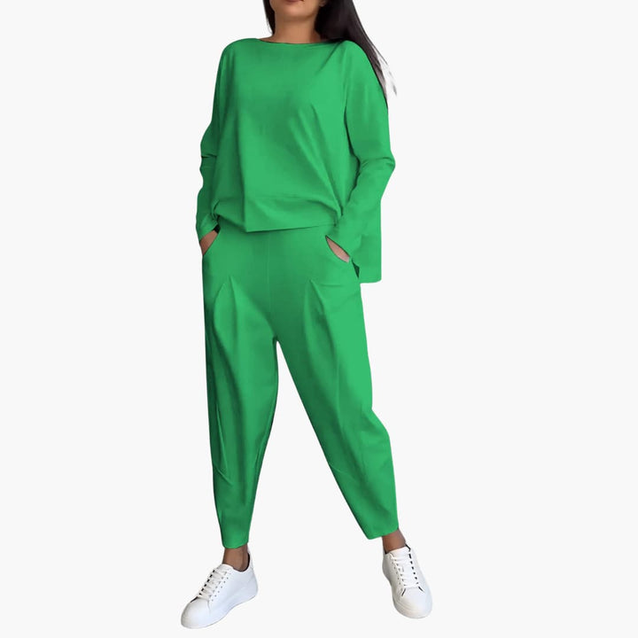 Angelica | Comfortable two-piece set with round neck