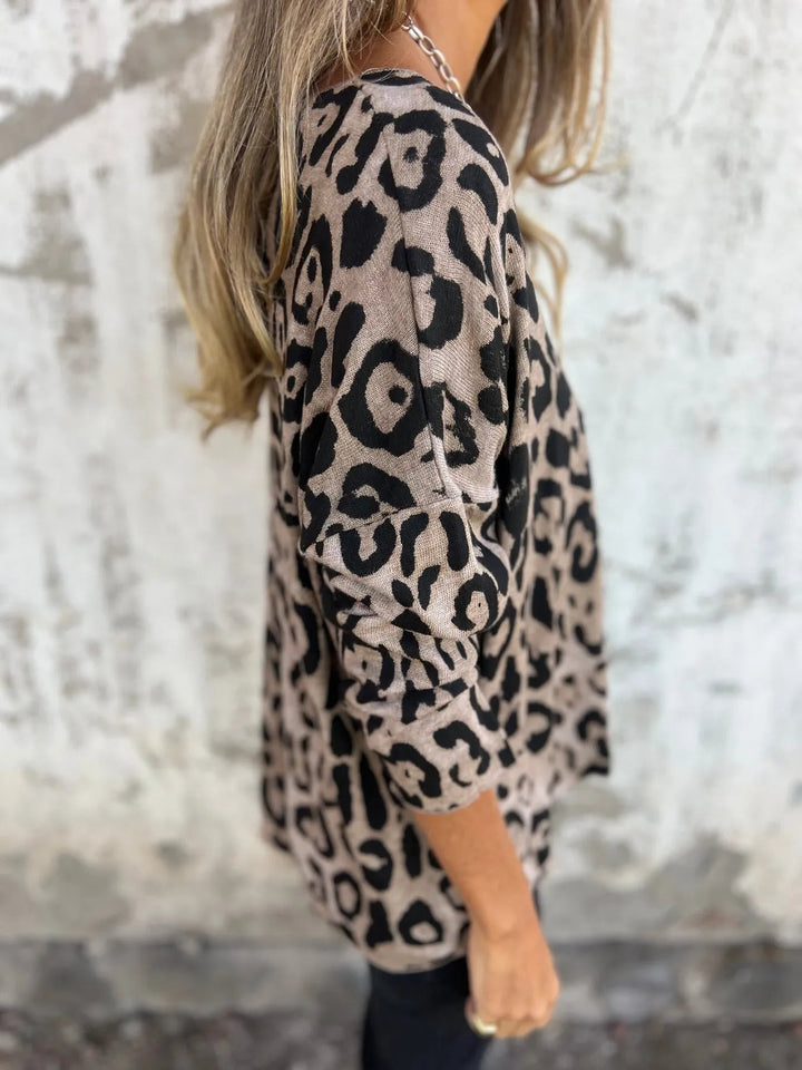 Emilia – Leopard Print Crew Neck Blouse
