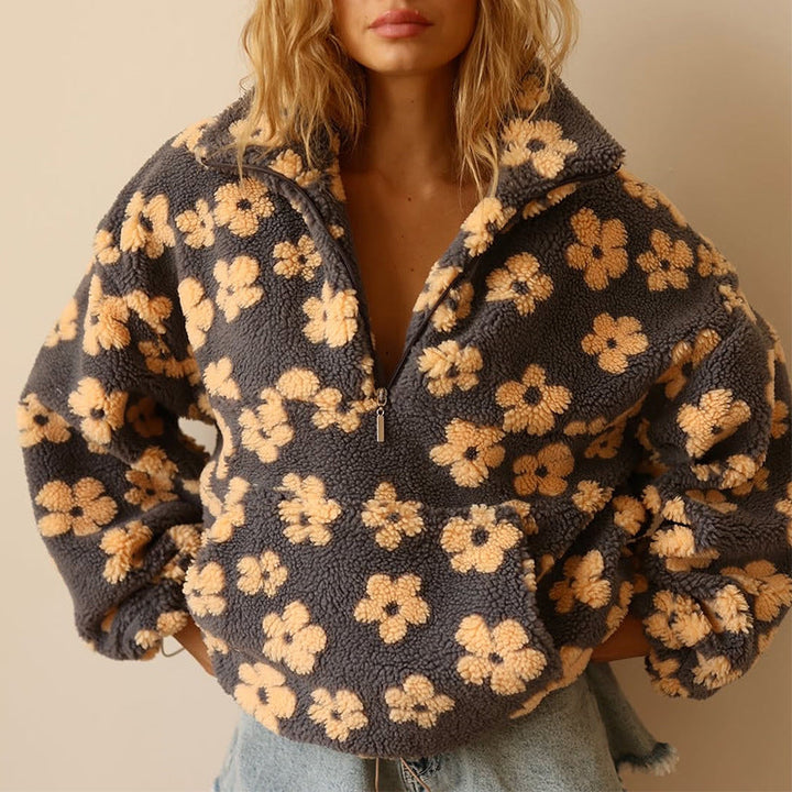 Silke™ – Cozy Fleece with Floral Accents