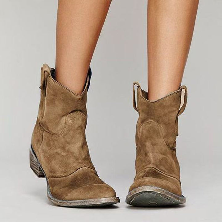 Viondra – Elegant Suede Ankle Boots