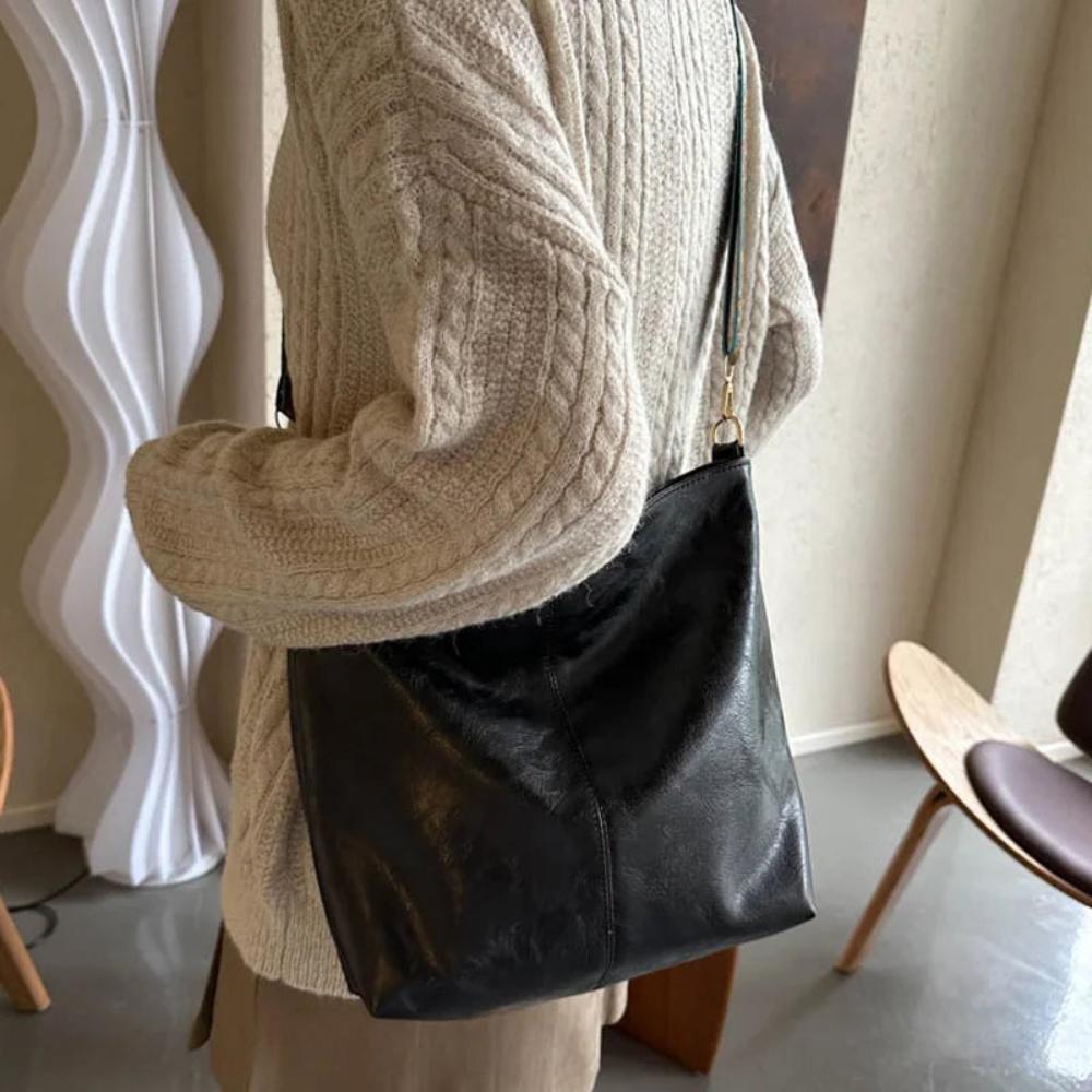 Freya | Timeless Vintage Shoulder Bag