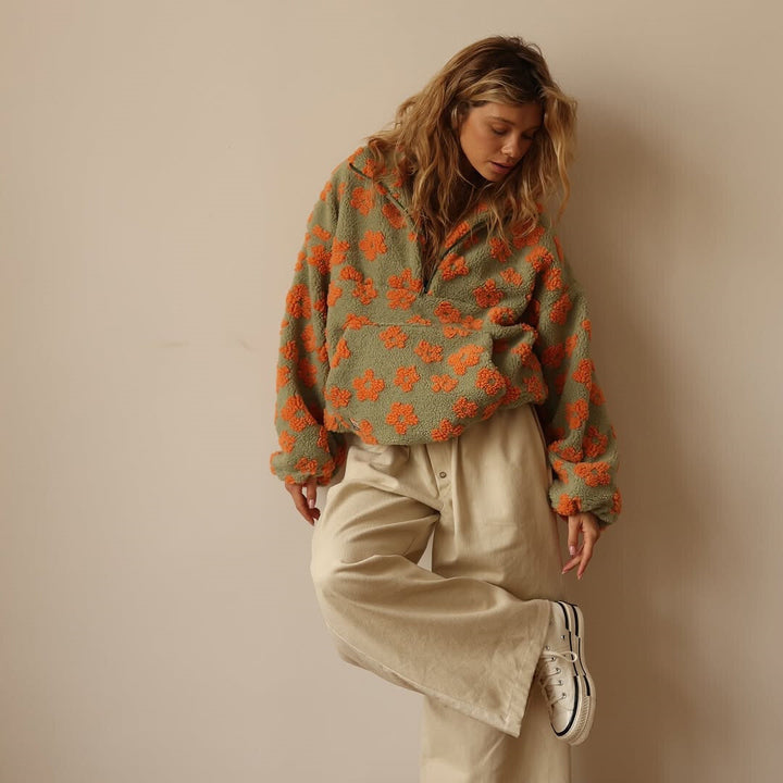 Silke™ – Cozy Fleece with Floral Accents